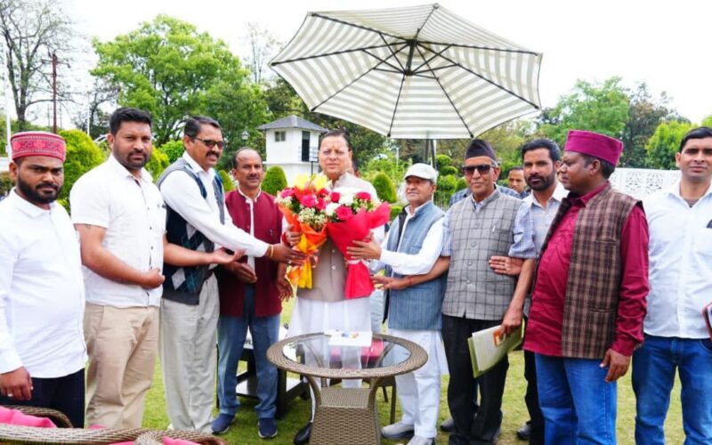 मुख्यमंत्री धामी से विधायकों ने की शिष्टाचार भेंट…