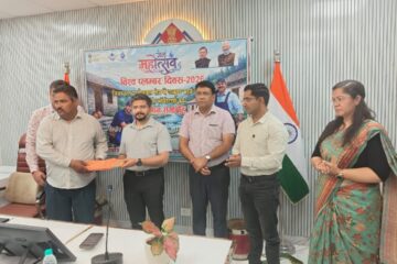 विश्व प्लम्बर दिवस पर देहरादून में “प्लम्बर सम्मान समारोह” आयोजित, 33 कर्मियों को किया गया सम्मानित