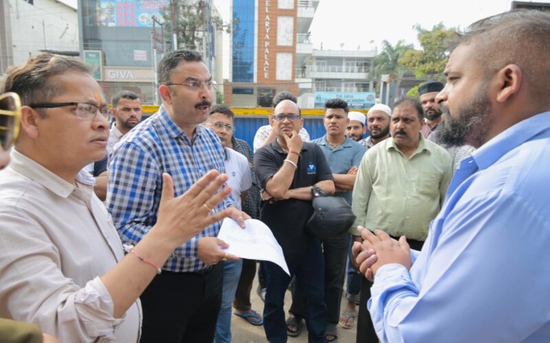 देहरादून में गैस की कालाबाजारी पर जिला प्रशासन की बड़ी कार्रवाई: 17 गैस एजेंसियों, 45 प्रतिष्ठानों और 5 पेट्रोल पंपों का निरीक्षण, 19 सिलेंडर जब्त, 2 गिरफ्तार