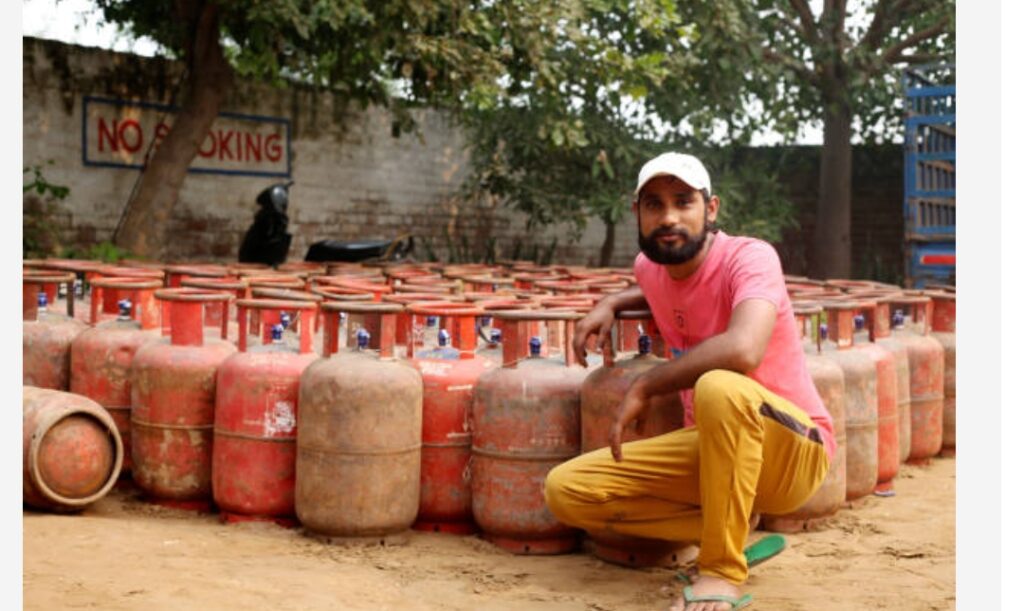 एलपीजी गैस कालाबाजारी रोकने को जिला प्रशासन सख्त, क्यूआरटी टीमों द्वारा एजेंसियों का निरीक्षण तेज