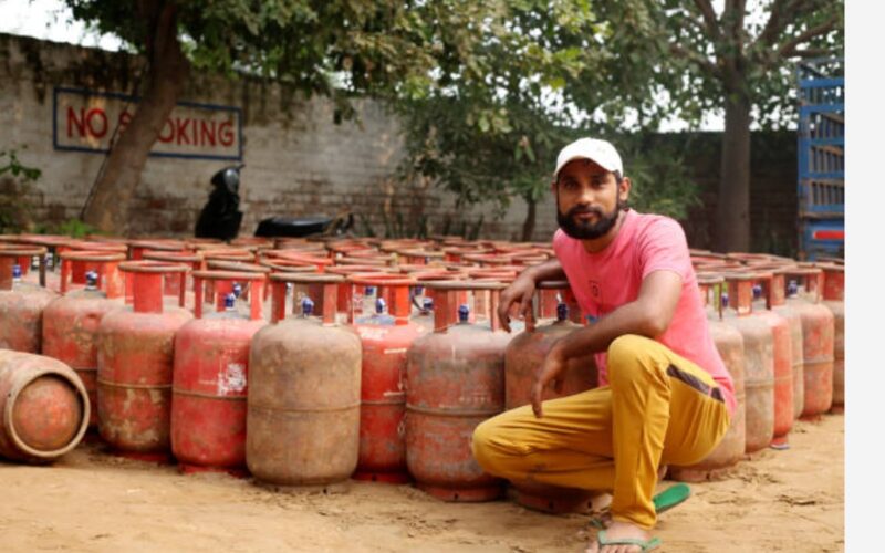 एलपीजी गैस कालाबाजारी रोकने को जिला प्रशासन सख्त, क्यूआरटी टीमों द्वारा एजेंसियों का निरीक्षण तेज