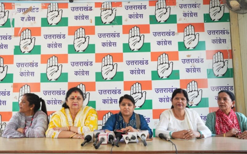 महिला अपराधों में वृद्धि एवं बदहाल कानून व्यवस्था को लेकर महिला कांग्रेस का सरकार पर हमला