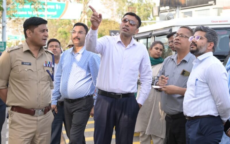 प्रधानमंत्री के प्रस्तावित दौरे से पहले देहरादून में तैयारियां तेज, डीएम ने आशारोड़ी से गढ़ीकैंट तक किया निरीक्षण…