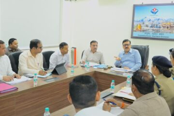 भूमि धोखाधड़ी पर प्रशासन सख्त, 51 मामलों का निस्तारण और 5 में एफआईआर के निर्देश…