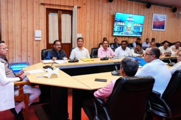 डिप्लोमा इंजीनियर्स की हड़ताल के बीच सीएम धामी से वार्ता…