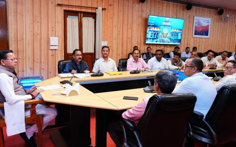 डिप्लोमा इंजीनियर्स की हड़ताल के बीच सीएम धामी से वार्ता…