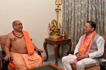हरिद्वार में मुख्यमंत्री धामी ने लिया आशीर्वाद, प्रदेश की खुशहाली की कामना…