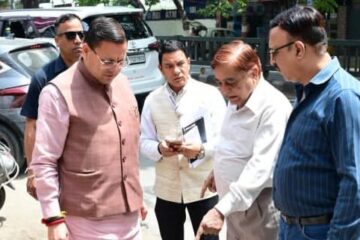 सीएम धामी ने जाखन पहुंचकर खुद परखी जन शिकायत, लापरवाही पर जताई नाराजगी…