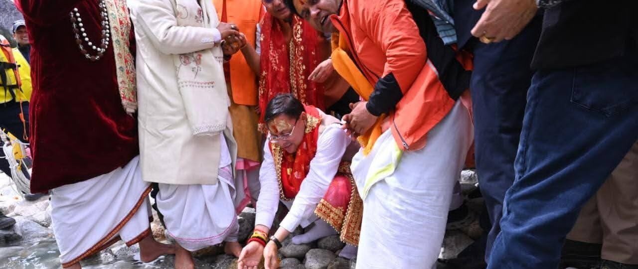 चारधाम यात्रा: गंगोत्री-यमुनोत्री धाम के कपाट श्रद्धालुओं के लिए खुले…