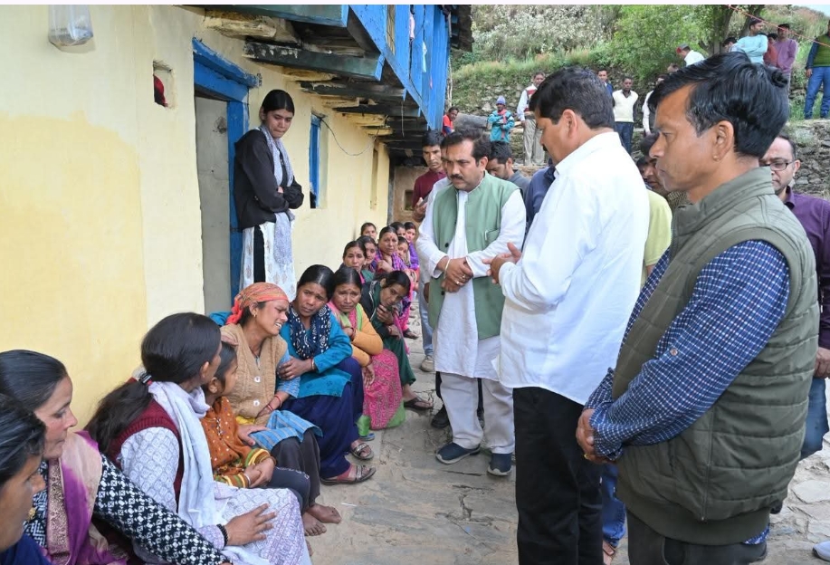 गुलदार के हमले में मासूम की मौत पर कांग्रेस प्रदेश अध्यक्ष गणेश गोदियाल ने पीड़ित परिवार से की मुलाकात