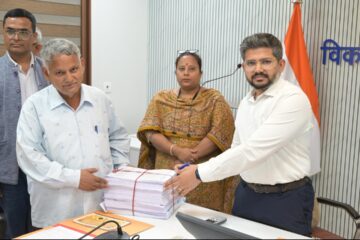 विशेष गहन पुनरीक्षण की तैयारियां तेज, राजनीतिक दलों संग अहम बैठक सम्पन्न