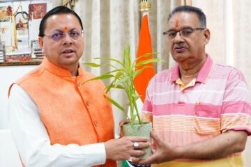 मुख्यमंत्री धामी से मिले मंत्री गणेश जोशी…