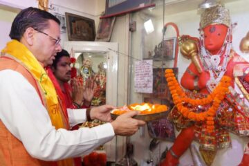 हनुमान जयंती पर सीएम धामी ने की पूजा, प्रदेशवासियों के लिए मांगी खुशहाली…