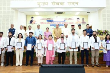 307 नव नियुक्त अभ्यर्थियों को मिले नियुक्ति पत्र सीएम धामी बोले-यह जनसेवा का संकल्प…
