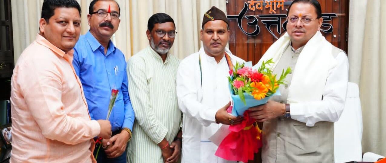 मुख्यमंत्री धामी से विभिन्न क्षेत्रों के विधायकों की मुलाकात, क्षेत्रीय विकास पर हुई चर्चा…