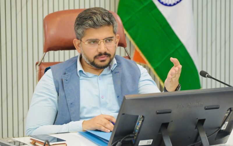 विशेष गहन पुनरीक्षण प्रक्रिया की तैयारियों की समीक्षा, अधिकारियों को दिए आवश्यक निर्देश
