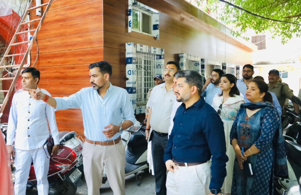 कलेक्ट्रेट व्यवस्थाओं पर डीएम सख्त, रिकॉर्ड से लेकर आपदा तैयारियों तक परखी व्यवस्थाएं