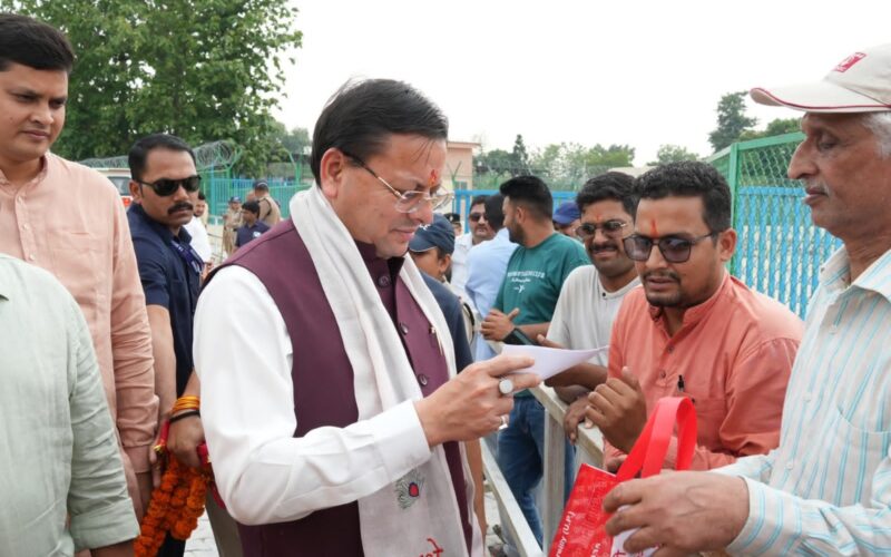 जनसमस्याओं के समाधान को प्राथमिकता दे सरकार, शिकायतों का शीघ्र निस्तारण करें अधिकारी: मुख्यमंत्री धामी