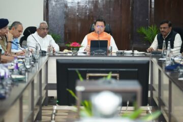 मानसून से पहले तैयारियां पूरी करें, 15 नवंबर तक प्रदेश की सभी सड़कें हों गड्ढामुक्त : धामी