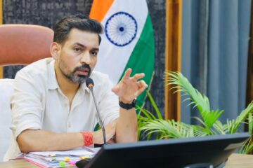 आर्थिक अभाव नहीं बनेगा इलाज में बाधा, गंभीर बीमारियों से जूझ रहे बच्चों का होगा निःशुल्क उपचार: डीएम