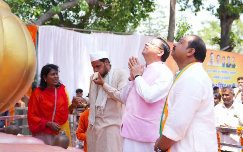 मुख्यमंत्री धामी ने भगवान भोलेनाथ एवं महाबली हनुमान की प्रतिमाओं का किया अनावरण