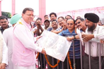 जन-जन की सरकार, आपके द्वार कार्यक्रम में मुख्यमंत्री धामी ने गिनाईं केंद्र व राज्य सरकार की उपलब्धियां