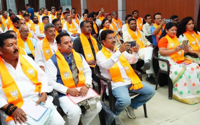 प्रकोष्ठों को जन-जन तक पहुंचानी होंगी सरकार की उपलब्धियां : मुख्यमंत्री धामी