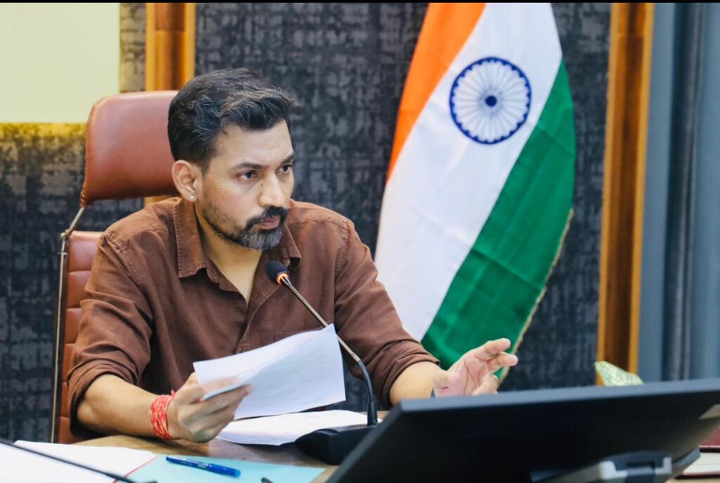 राष्ट्रपति द्रौपदी मुर्मु के उत्तराखंड दौरे की तैयारियां तेज, जिलाधिकारी ने की व्यवस्थाओं की समीक्षा