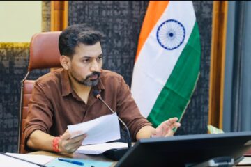राष्ट्रपति द्रौपदी मुर्मु के उत्तराखंड दौरे की तैयारियां तेज, जिलाधिकारी ने की व्यवस्थाओं की समीक्षा