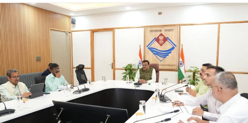 निवेश संबंधी प्रकरणों के समयबद्ध निस्तारण पर मुख्य सचिव का जोर