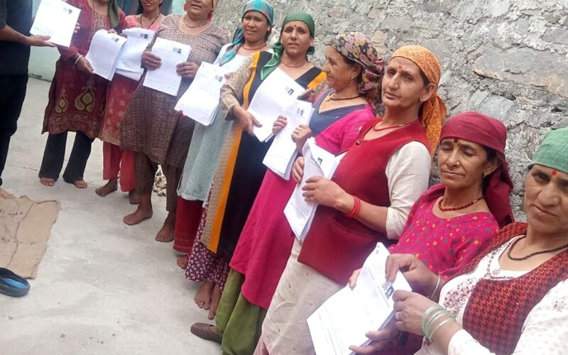 मतदाता पुनरीक्षण अभियान में तेजी, दूसरे दिन 1.33 लाख गणना प्रपत्र वितरित