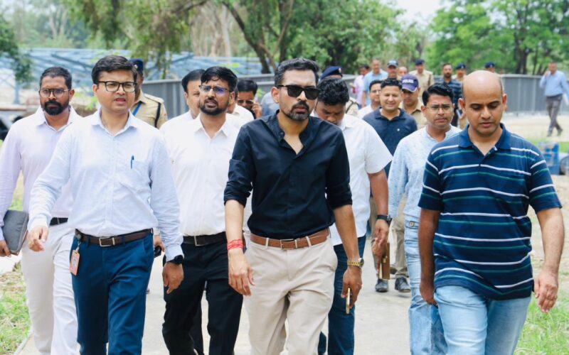 राष्ट्रपति के उत्तराखंड दौरे की तैयारियां पूरी, जिलाधिकारी ने किया व्यवस्थाओं का निरीक्षण