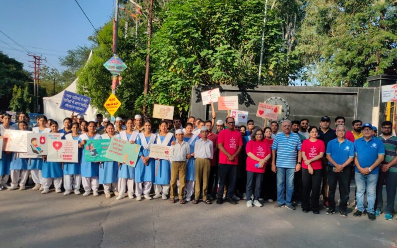 विश्व रक्तदाता दिवस पर एम्स ऋषिकेश की मैराथन में गूंजा मानवता का संदेश