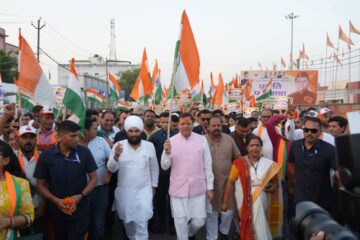 मुख्यमंत्री ने खटीमा में “प्रगति पथ यात्रा” में किया प्रतिभाग, विकास एवं राष्ट्रभक्ति का दिखा उत्साह