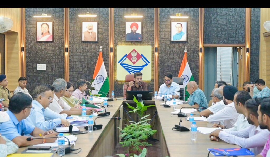 उद्योगों की समस्याओं के त्वरित समाधान के लिए बनेगा व्हाट्सएप ग्रुप,लंबित मामलों को “मिसिंग लिंक” के रूप में भेजा जाएगा शासन को : जिलाधिकारी