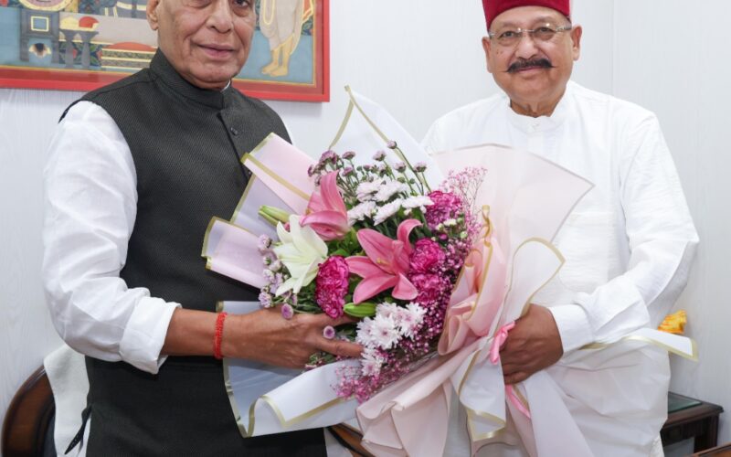 रक्षा मंत्री राजनाथ सिंह से मिले सतपाल महाराज, उत्तराखंड में अधिक सैन्य भर्ती रैलियों की उठाई मांग