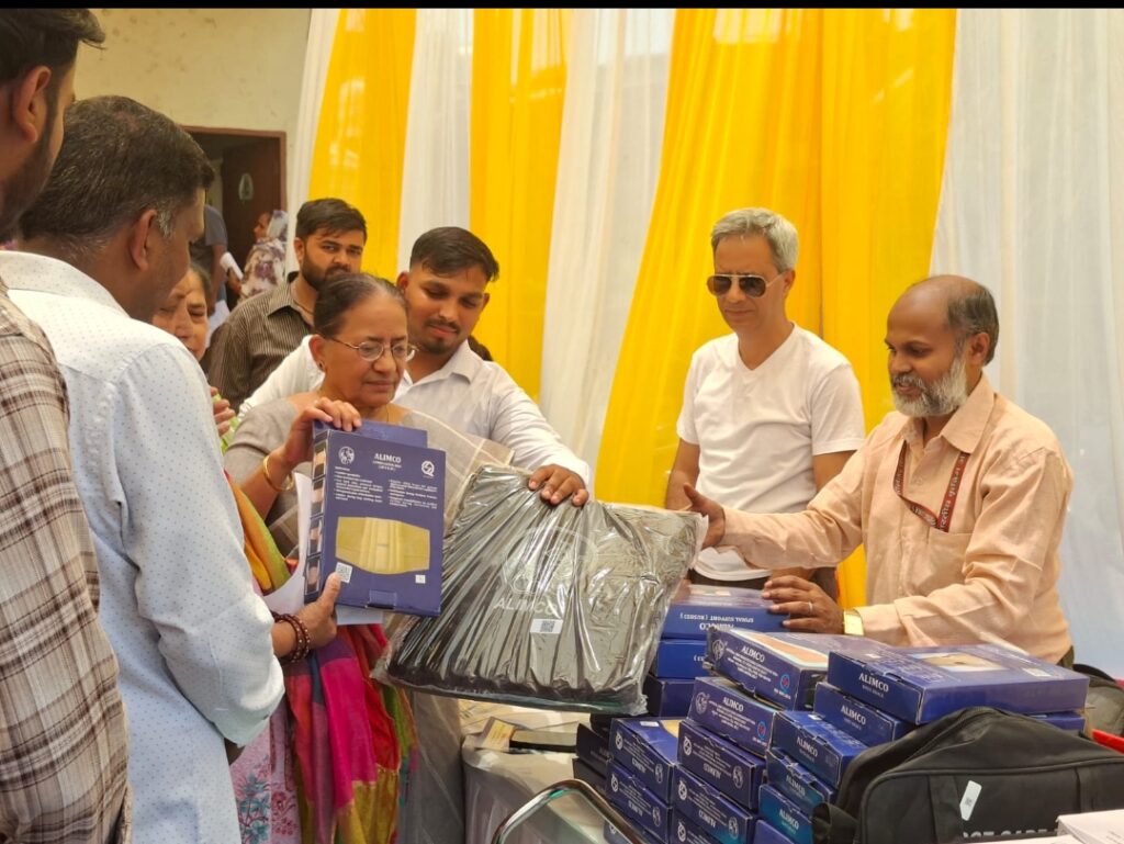 संजय कॉलोनी में विशेष कल्याणकारी शिविर आयोजित, 300 से अधिक लाभार्थियों को योजनाओं से जोड़ा