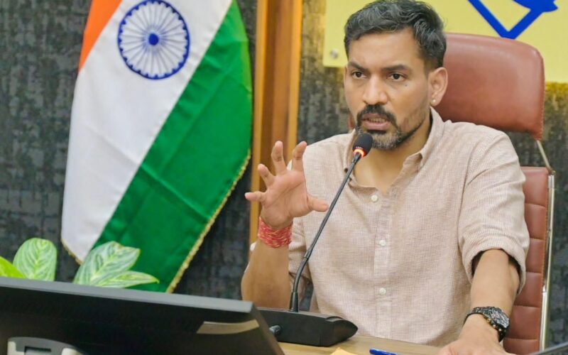 7 जुलाई तक जमा करें गणना प्रपत्र, नहीं तो मतदाता सूची से छूट सकता है नाम: डीएम