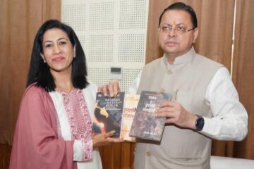 सीएम धामी से मिलीं साहित्यकार डॉ. योजना साह जैन, तीन साहित्यिक कृतियां भेंट कीं…