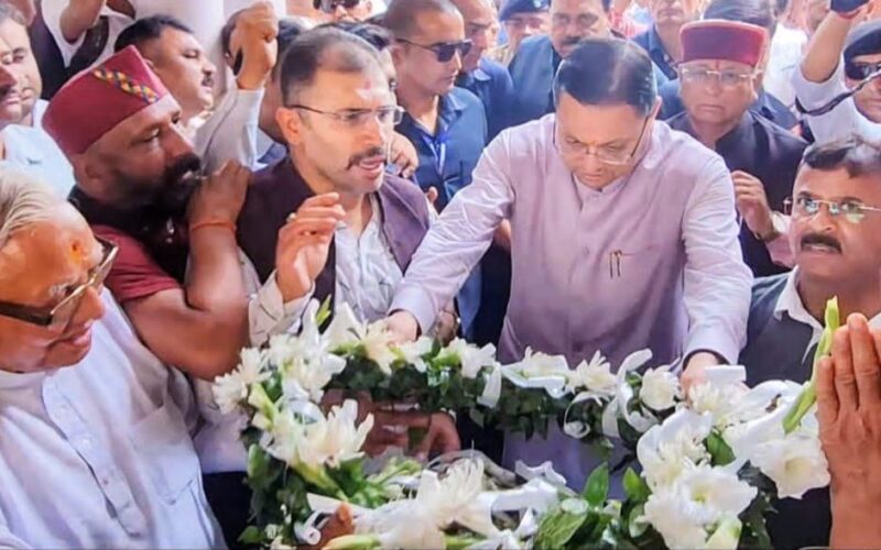 मुख्यमंत्री धामी ने पूर्व कैबिनेट मंत्री हीरा सिंह बिष्ट को दी श्रद्धांजलि…