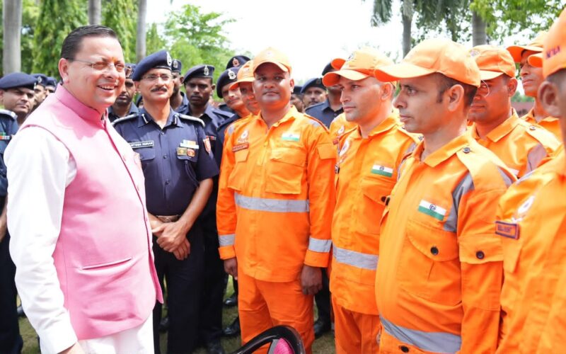मुख्यमंत्री धामी ने गदरपुर स्थित एनडीआरएफ बटालियन का किया दौरा, आपदा प्रबंधन तैयारियों का लिया जायजा