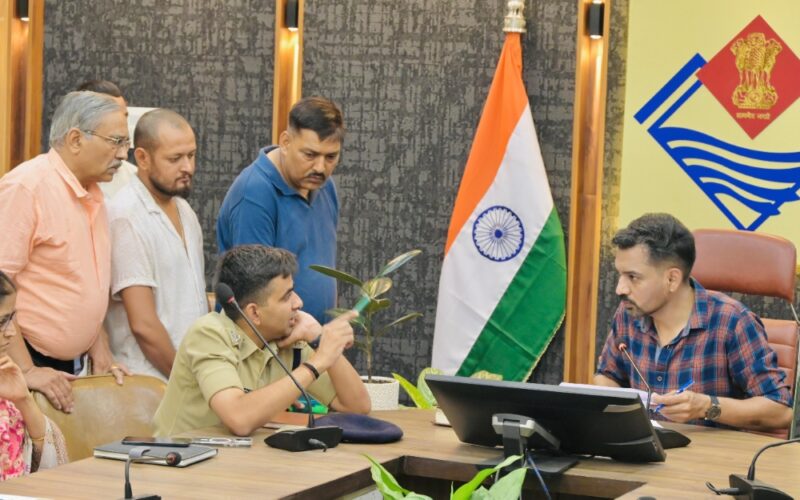 समाधान दिवस में 169 शिकायतों पर सुनवाई, अधिकांश मामलों का मौके पर निस्तारण