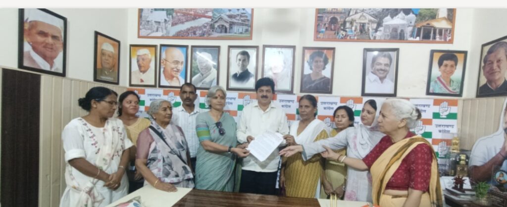 महिला आरक्षण विधेयक को शीघ्र लागू करने की मांग, महिला संगठनों ने विपक्षी दलों को सौंपा ज्ञापन