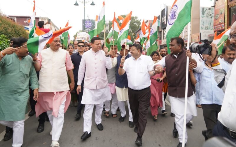 हर घर तिरंगा यात्रा में शामिल हुए सीएम धामी, बोले- तिरंगा देश के स्वाभिमान का प्रतीक