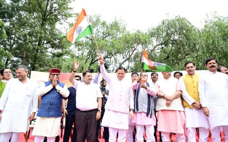 हर घर तिरंगा यात्रा में मुख्यमंत्री धामी ने लिया हिस्सा, बोले तिरंगा देश के स्वाभिमान और एकता का प्रतीक