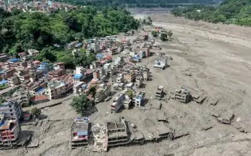 नेपाल सीमा से लगे क्षेत्रों में ग्लेशियर पिघलने एवं भूस्खलन से बाढ़ की स्थिति,उत्तराखंड के नागरिकों के लिए 24×7 हेल्पलाइन नंबर जारी