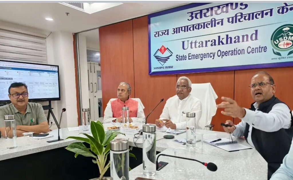 ग्लेशियर झीलों की रियल टाइम मॉनिटरिंग के लिए अत्याधुनिक तकनीक अपनाने के निर्देश