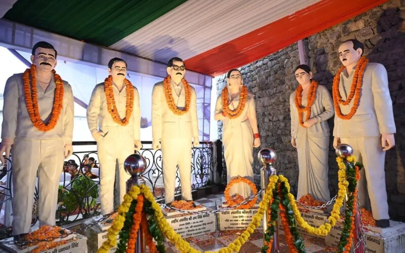 मसूरी गोलीकांड के शहीदों को सीएम धामी ने दी श्रद्धांजलि, आंदोलनकारियों के सम्मान का संकल्प दोहराया
