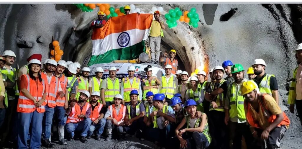 ऋषिकेश-कर्णप्रयाग रेल परियोजना में बड़ी उपलब्धि, एस्केप टनल-1 का अंतिम ब्रेकथ्रू सफल