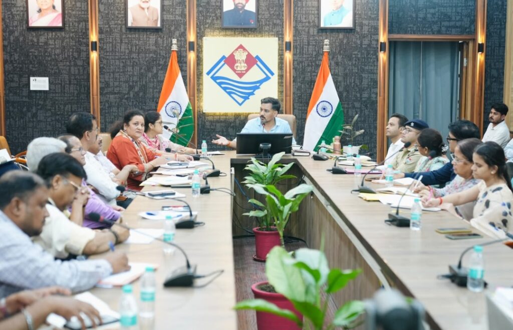 नशामुक्ति अभियान को लेकर शिक्षण संस्थानों में होंगी विशेष कार्यशालाएं: जिलाधिकारी